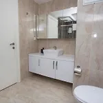 Apartment Lara Breeze Homes *