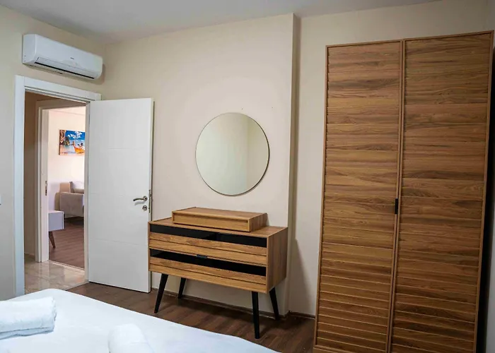 Lara Breeze Homes 公寓