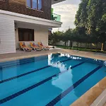 아파트 Lara Breeze Homes *
