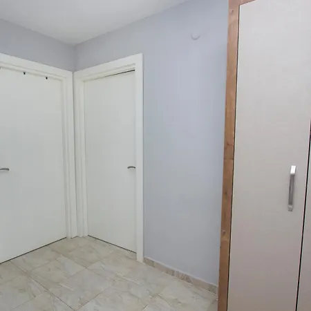 Apartment Lara Breeze Homes