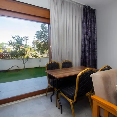 Lara Breeze Homes Apartment *