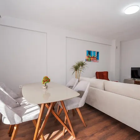 Lara Breeze Homes *