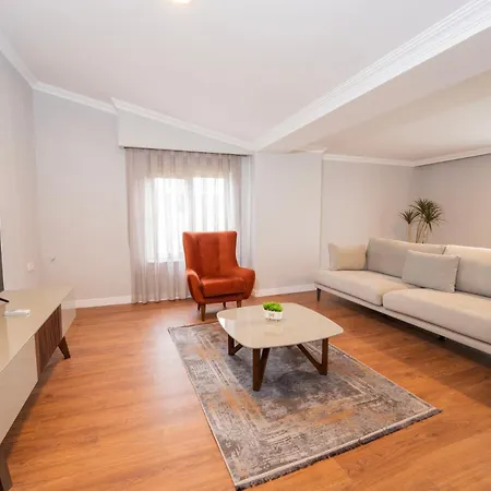 Lara Breeze Homes דירה