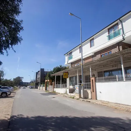 Lara Breeze Homes Apartman *