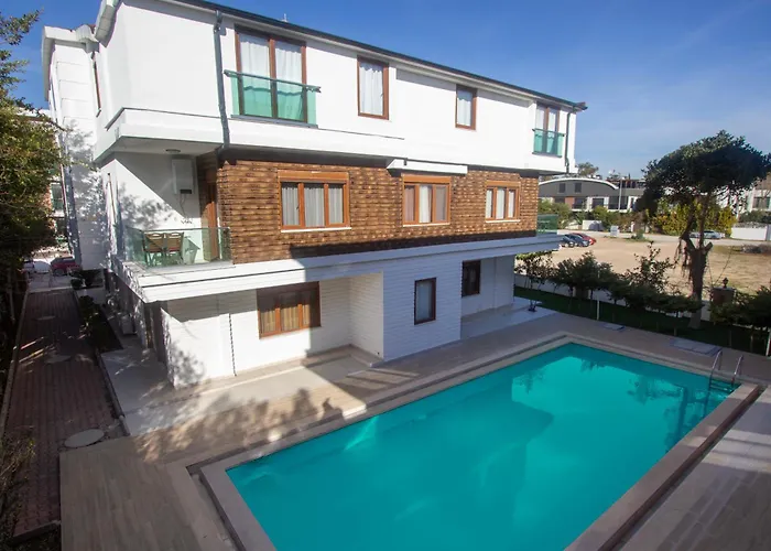 Апартаменты Lara Breeze Homes *