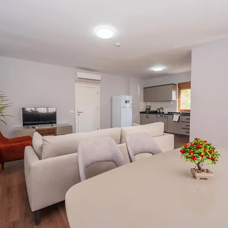 Apartamento Lara Breeze Homes *