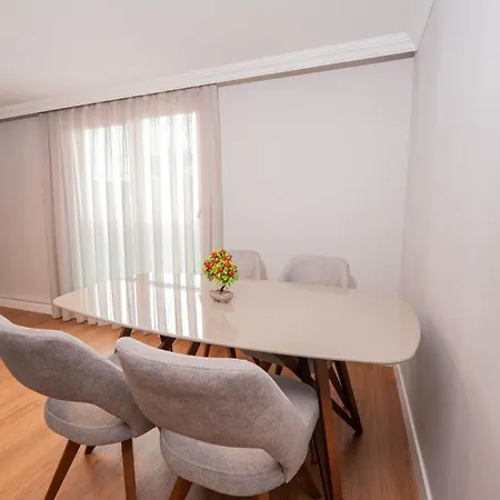 Lara Breeze Homes